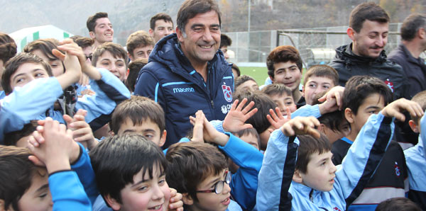 Ünal Karaman, Artvin’de Futbol Okulunun Açılışını Yaptı