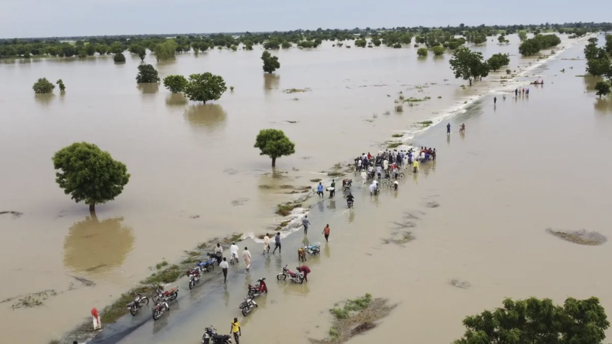 Nijerya’da seller: 100 binden fazla kişi yerinden oldu