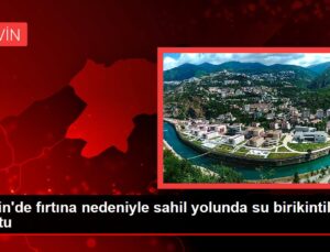 Artvin’de fırtına nedeniyle kıyı yolunda su birikintileri oluştu