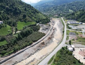 Arhavi’de Kapisre Deresi Taşkın Müdafaa Projesi İkinci Etap Başladı