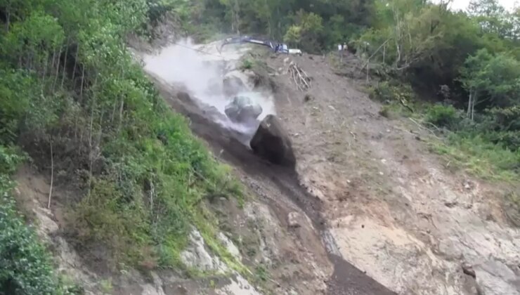 Artvin’de tehlikeli kayalar temizlendi