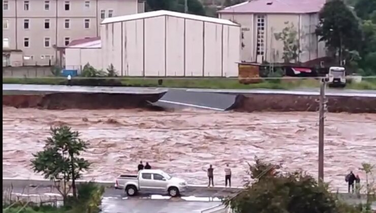 Artvin’de Çok Yağışlar Yol Çökmelerine Neden Oldu