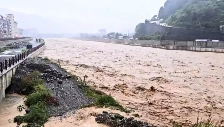 Artvin’de Şiddetli Yağışlar Sel ve Su Taşkınlarına Neden Oldu