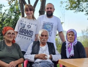 Artvin’de Yıkılan Binanın Enkazından Son Anda Kurtulan Yaşlı Adam Korkusunu Anlattı