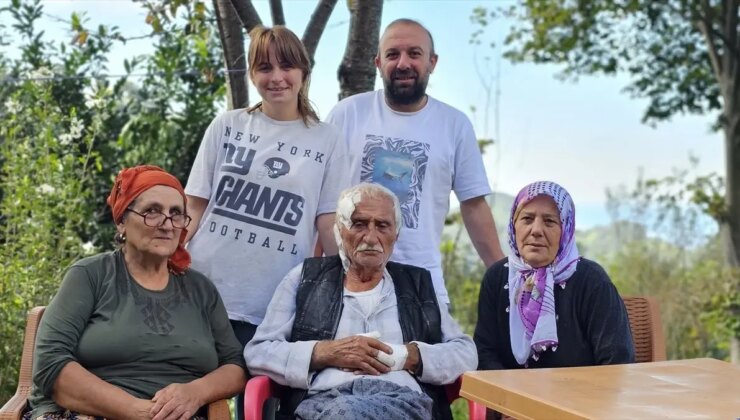 Artvin’de Yıkılan Binanın Enkazından Son Anda Kurtulan Yaşlı Adam Korkusunu Anlattı