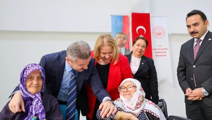 Artvin Valisi Yaşlılar Günü’nde Huzurevini Ziyaret Etti