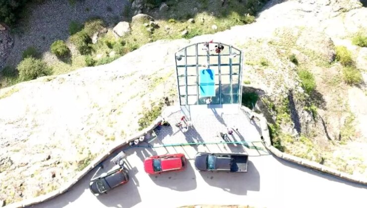 Artvin’de Avrupa Spor Haftası Kapsamında Cam Seyir Terasında Masa Tenisi Aktifliği