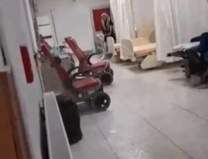 Artvin’de Sağanak Yağmur ve Heyelan: Araçlar Ziyan Gördü