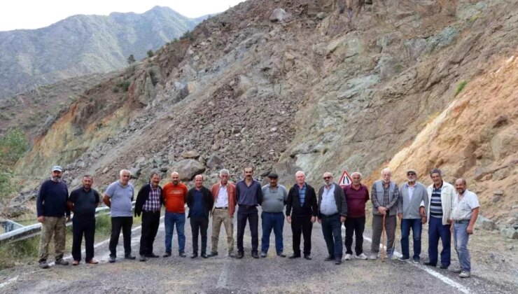 Oltu-Artvin Yolundaki Heyelan İlçeyi Mağdur Ediyor