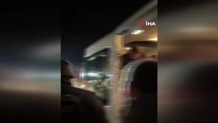 Artvin’de Hasta Yolcuları Taşıyan Servis Kara Saplandı