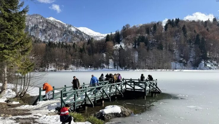 Borçka Karagöl Tabiat Parkı’nda Sonbahar-Kış Görsel Şöleni