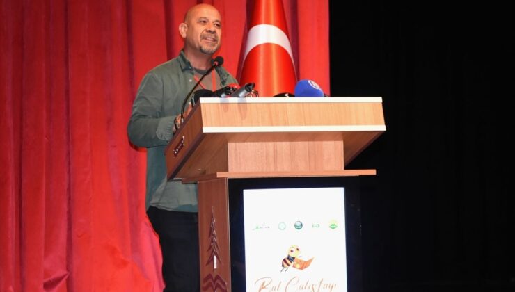 Ankara Üniversitesi Öğretim Üyesi Prof. Dr. Kandemir, Artvin’de “Bal Çalıştayı”nda konuştu Açıklaması