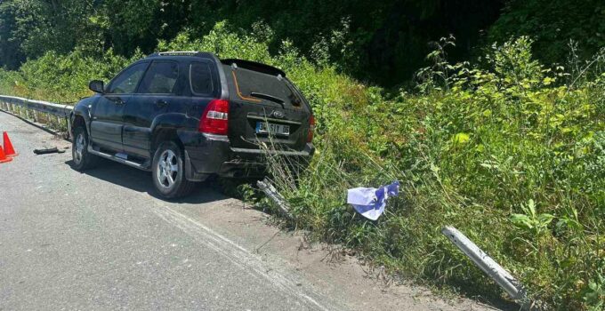 Bariyer aracın motoruna saplandı: 1 yaralı