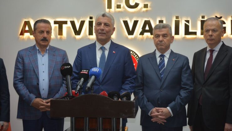 Bakan Bolat: Sarp Gümrük Kapısı’ndan geçişler her geçen gün artmakta